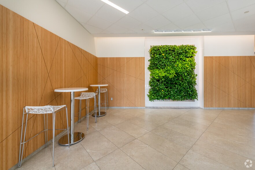 More Photos Of 800 District Ave, Burlington Office For Lease
