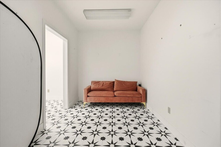 More Photos Of 1684 Venture Dr, Mount Vernon Office For Sale