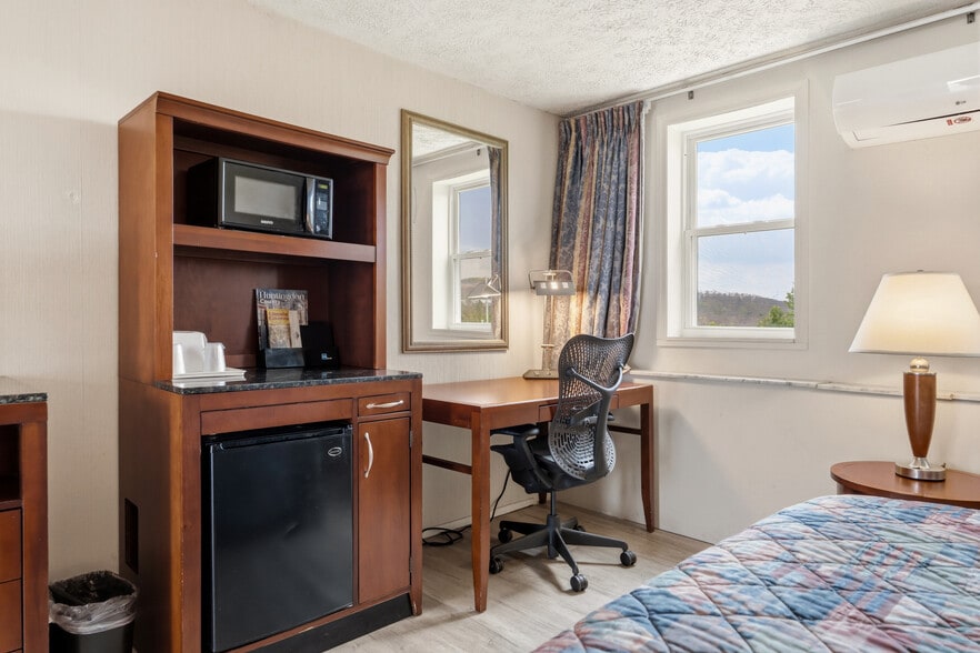 More Photos Of 6920 Motor Inn Dr, Huntingdon Hotel For Sale