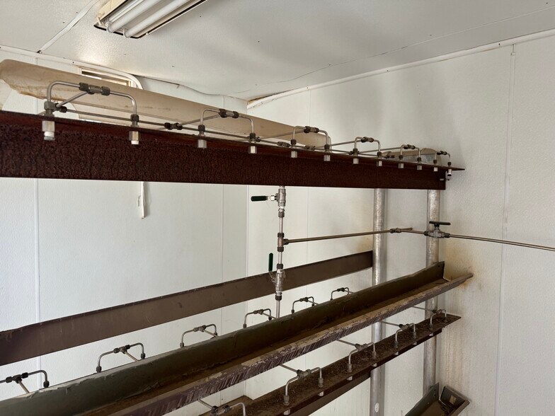 More Photos Of 380 FM 468, Cotulla Manufacturing For Lease