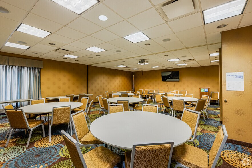More Photos Of 5311 Campbells Run Rd, Pittsburgh Hotel For Sale