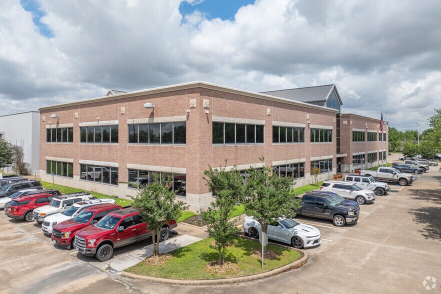 More Photos Of 900 Georgia Ave, Deer Park Office For Lease