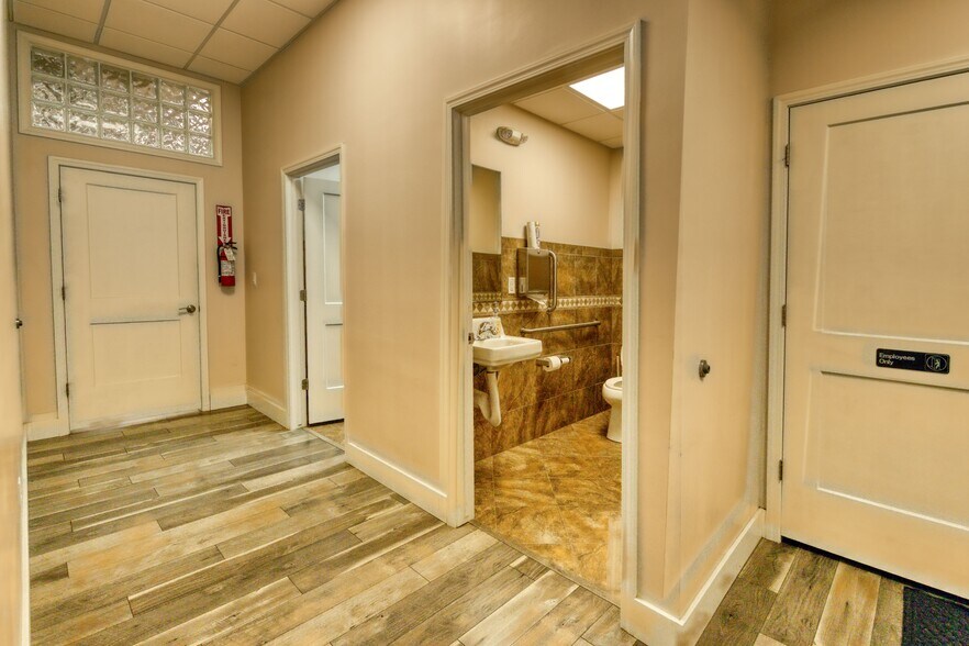 More Photos Of 805 8th St, Greeley General Retail For Lease