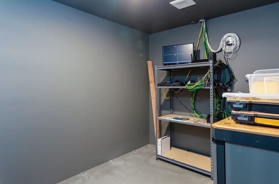 More Photos Of 417 NE 144th Pl, Edmond Light Distribution For Lease