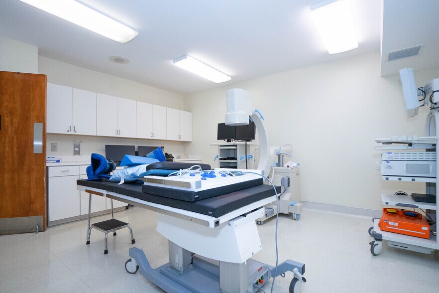 More Photos Of 120 Trinity Pl, Athens Medical For Sale