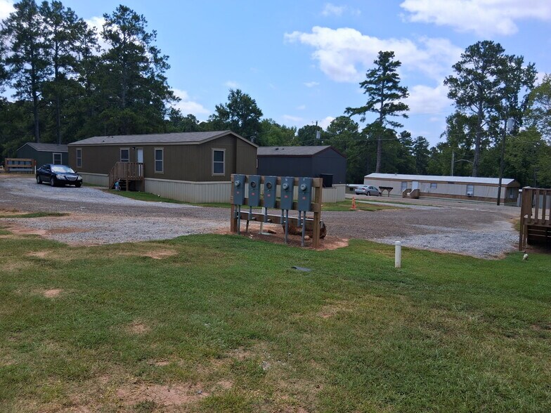 More Photos Of 106 Woodlawn Dr, Abbeville Manufactured Housing Mobile Home Park For Sale