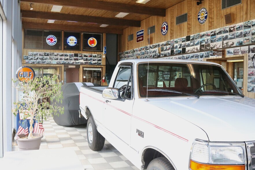 More Photos Of 214 W Main St, Gallatin Auto Dealership For Lease