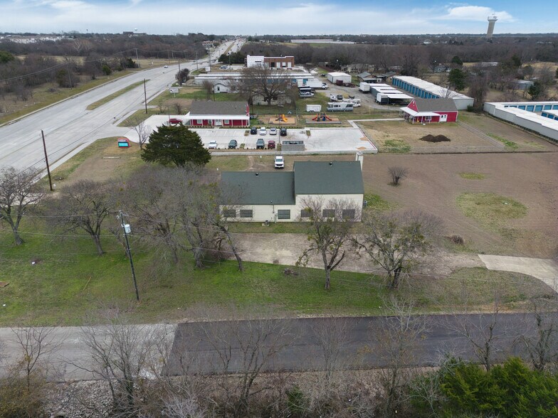 More Photos Of 2611 Ovilla Rd, Red Oak Storefront Retail Office For Sale