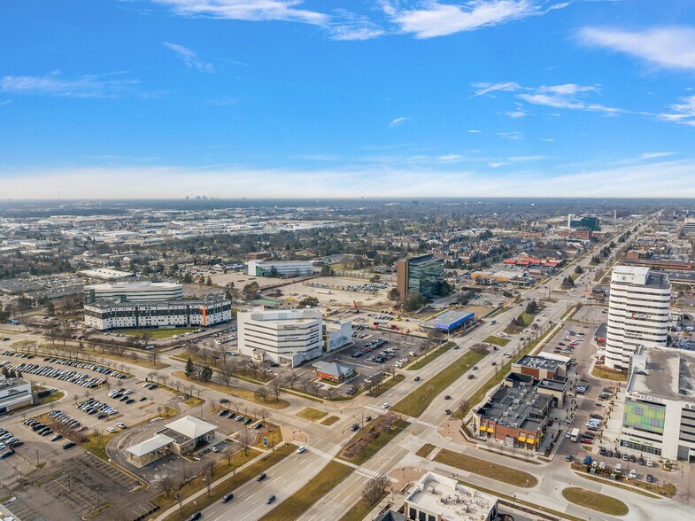 More Photos Of 801-803 W Big Beaver Rd, Troy Office For Lease