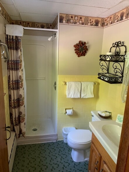 More Photos Of 1146 Cold Spring Rd, Williamstown Hotel For Sale