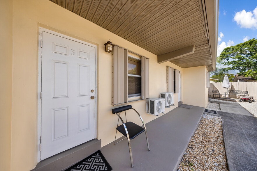 More Photos Of 223 SW 5th Ct, Deerfield Beach Multifamily For Sale