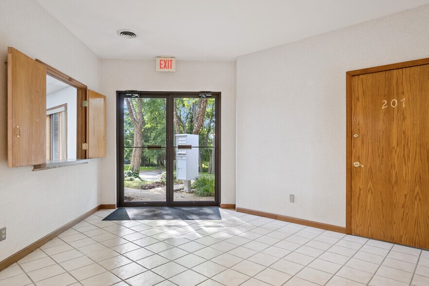 More Photos Of 1181 N Milford Rd, Milford Medical For Lease