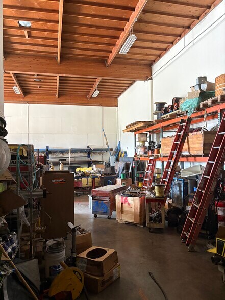 More Photos Of 2077-2081 Edison Ave, San Leandro Warehouse For Sale
