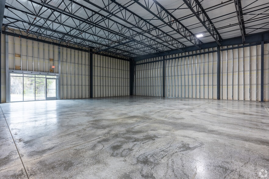 More Photos Of 8229 Tyner Rd, Colfax Flex For Lease