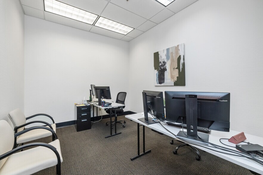 More Photos Of 325 W Gurley St, Prescott Office For Lease