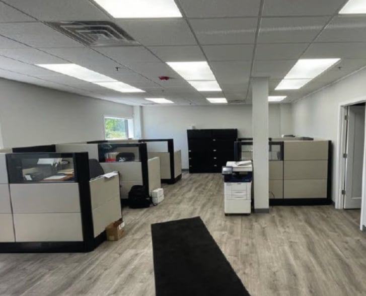 More Photos Of 800 Central Ave, University Park Warehouse For Sale