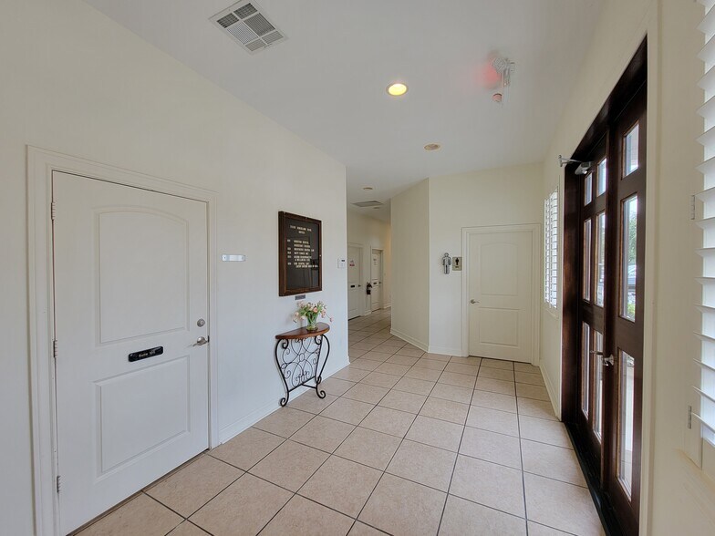 More Photos Of 21510 Kingsland Blvd, Katy Medical For Lease