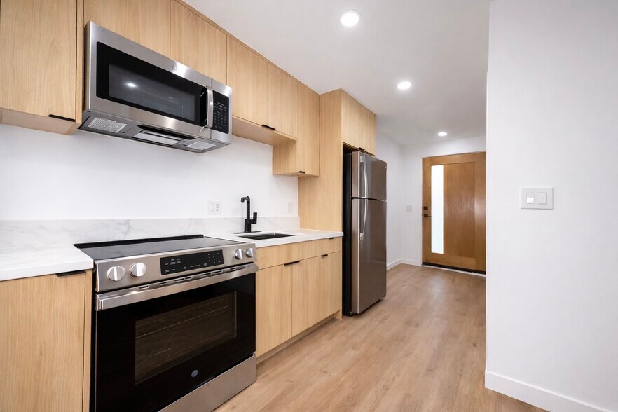 More Photos Of 12527 Cranbrook Ave, Hawthorne Apartments For Sale