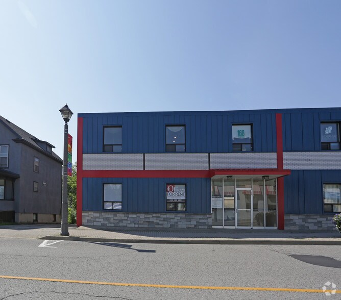 More Photos Of 4786 Queen St, Niagara Falls Office For Lease