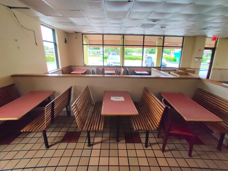 More Photos Of 17721 NW 27th Ave, Miami Gardens Restaurant For Lease
