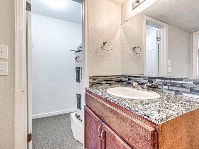 More Photos Of 7404 Lyrewood Ln, Oklahoma City Apartments For Sale