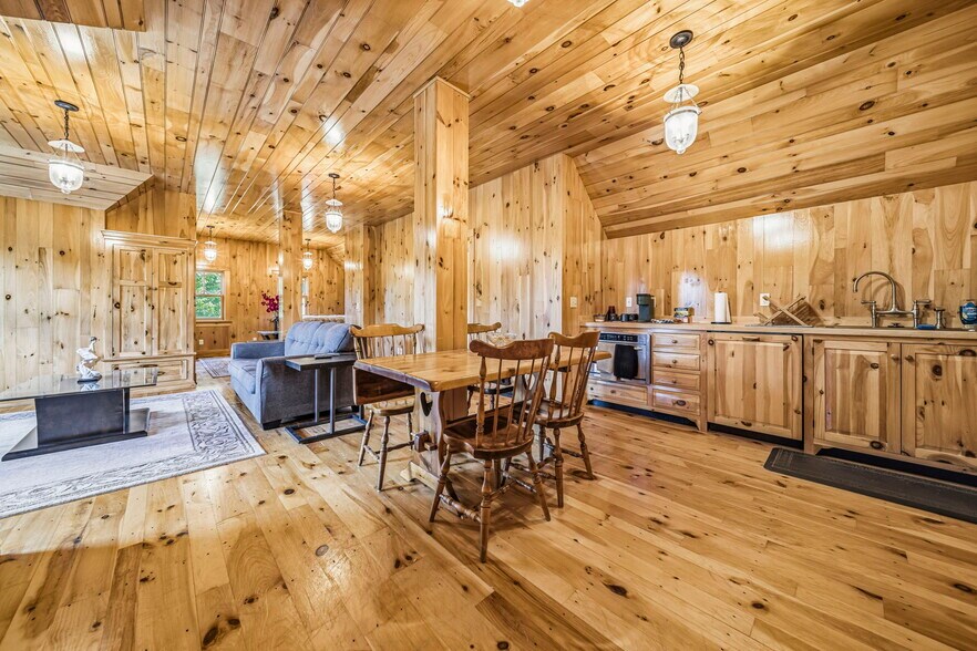 More Photos Of 3126 Mennonite Rd, Mantua Sports And Entertainment For Sale