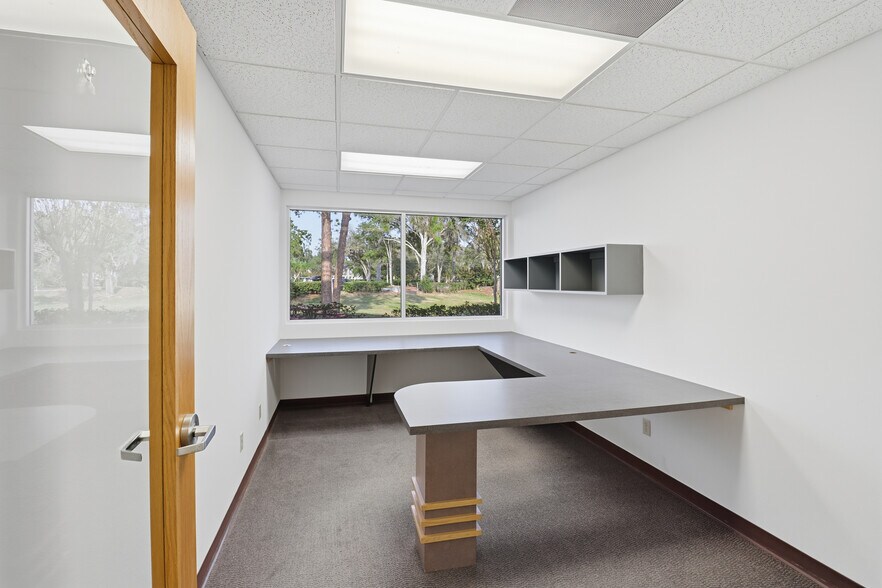 More Photos Of 585 Technology Pky, Lake Mary Office For Sale