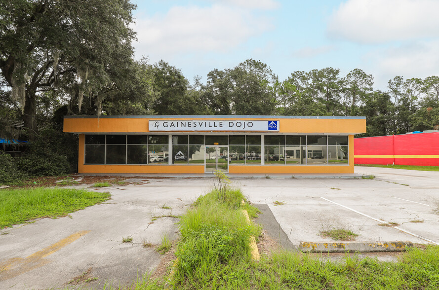 Primary Photo Of 1947 N Main St, Gainesville Freestanding For Sale