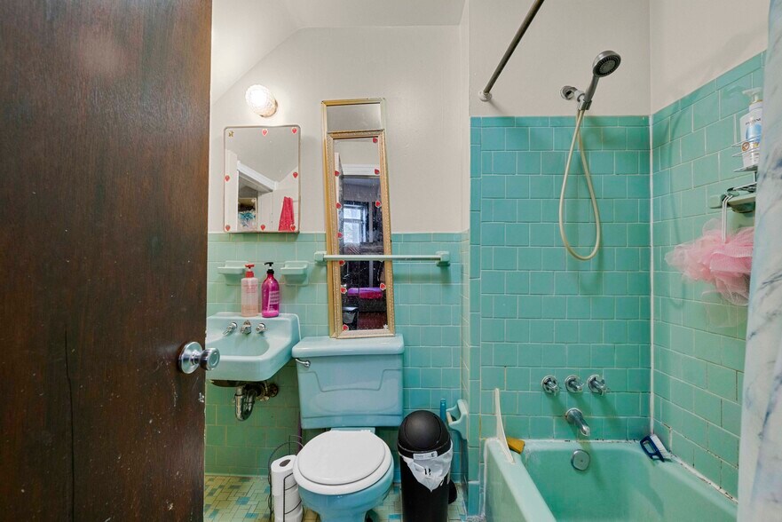 More Photos Of 2903 Saint Paul St, Baltimore Multifamily For Sale