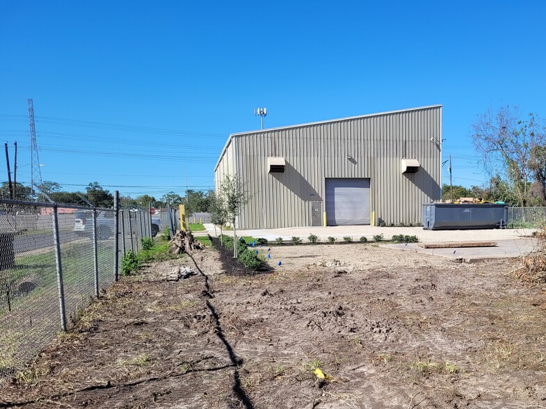 Primary Photo Of 9902 E Hardy Rd, Houston Warehouse For Lease