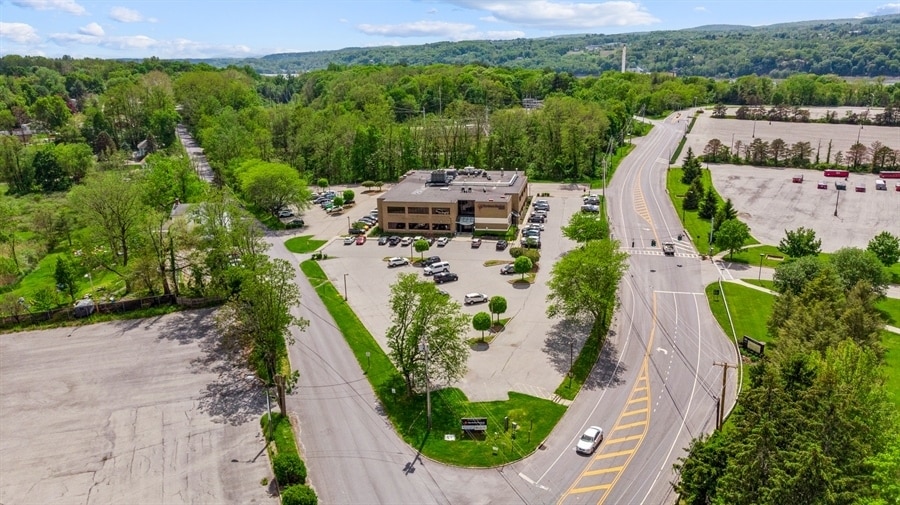 More Photos Of 159 Barnegat Rd, Poughkeepsie Medical For Lease