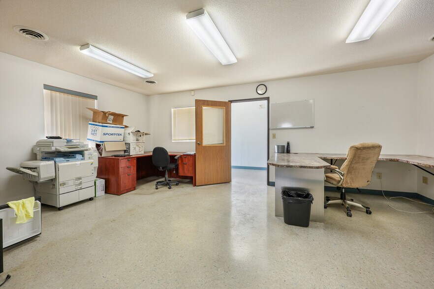 More Photos Of 945 Industrial Dr S, Sauk Rapids Manufacturing For Sale