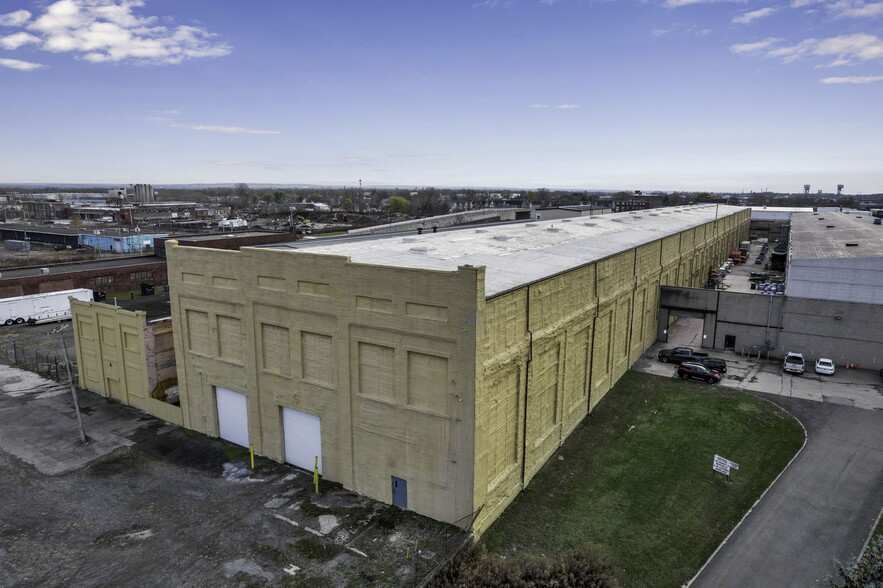 Primary Photo Of 1167 Clinton St, Buffalo Warehouse For Lease