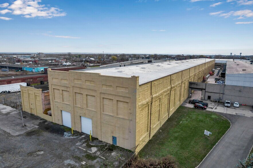 More Photos Of 370 Babcock St, Buffalo Unknown For Lease