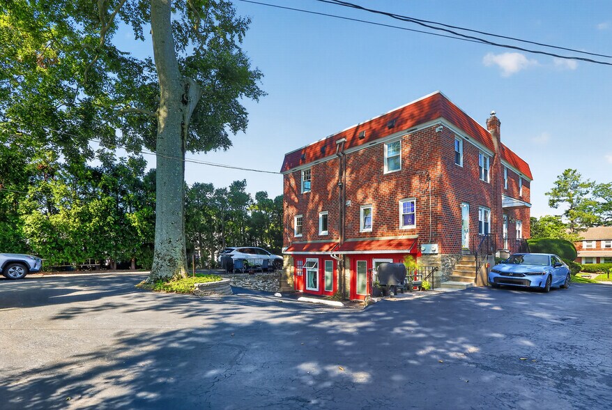 More Photos Of 3554-3556 Woodcrest Ave, Newtown Square Apartments For Sale