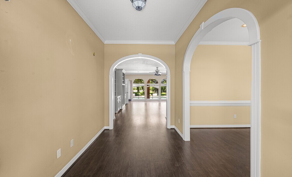 More Photos Of 20240 Cypress Rosehill Rd, Tomball Office Residential For Lease
