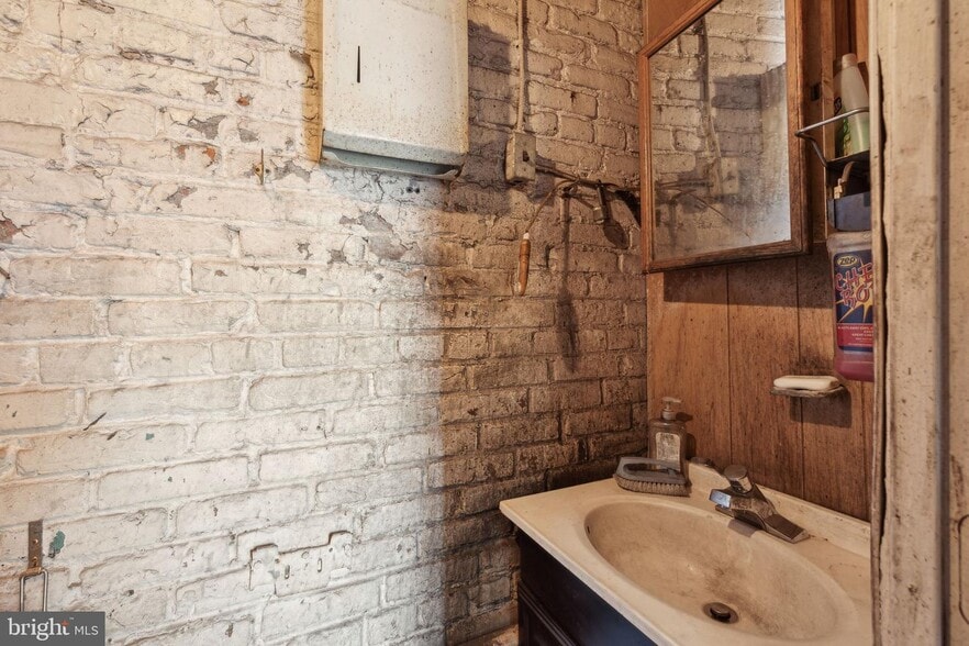 More Photos Of 825-29 Aramingo ave, Philadelphia Service For Sale