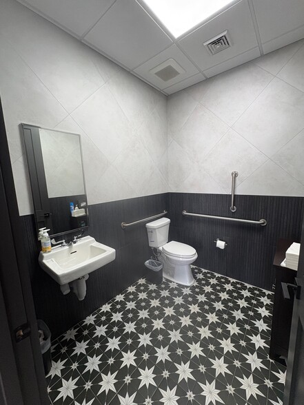 More Photos Of 1381 Fairview Blvd, Delran Office For Sale