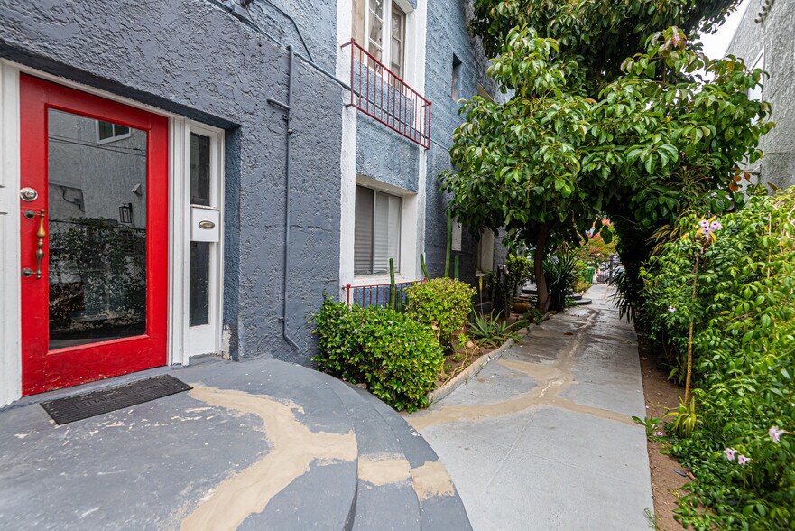More Photos Of 1131 Lodi Pl, Los Angeles Apartments For Sale