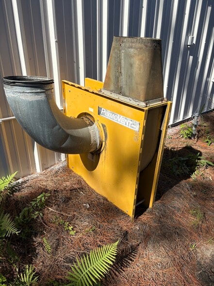 More Photos Of 3209 Industry Dr, Charleston Warehouse For Lease