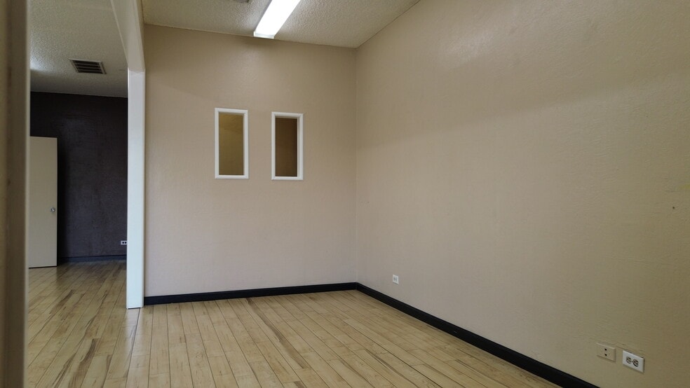 More Photos Of 2358-2368 Lincoln St, Oroville Office For Lease
