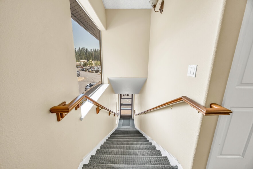 More Photos Of 1035-1043 Sutton Way, Grass Valley Office For Sale