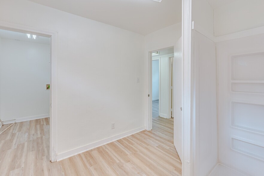 More Photos Of 1403 Spring Hill Ave, Mobile Healthcare For Sale