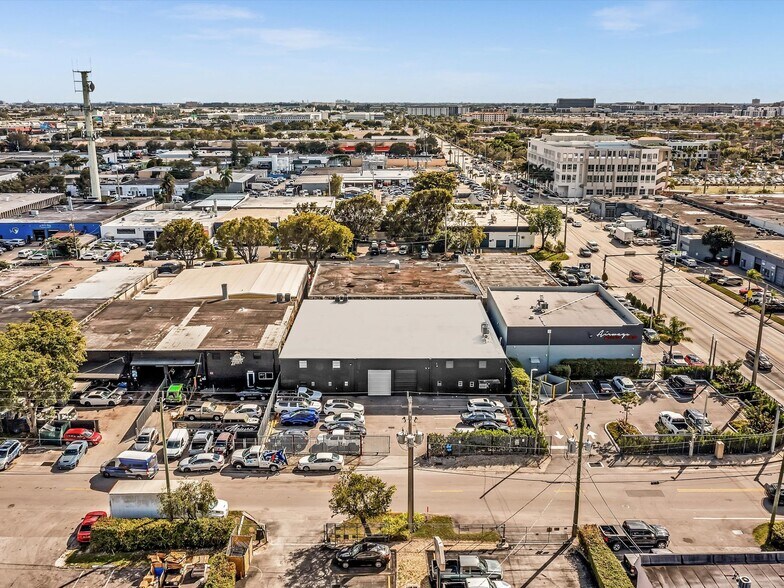 More Photos Of 7880-7882 NW 56th St, Miami Warehouse For Lease