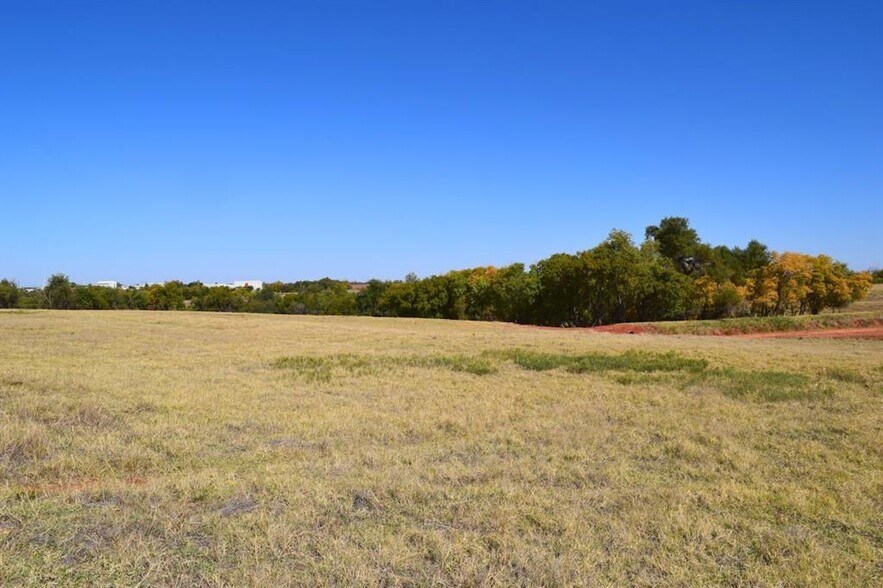 More Photos Of 0000 Northwest Expressway, Yukon Land For Sale