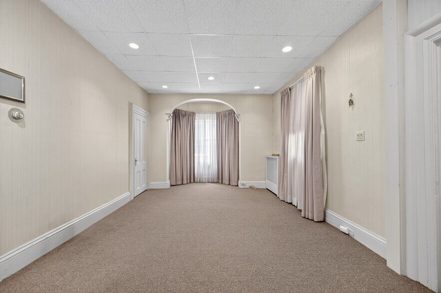 More Photos Of 59 Montgomery St, Poughkeepsie Funeral Home For Sale