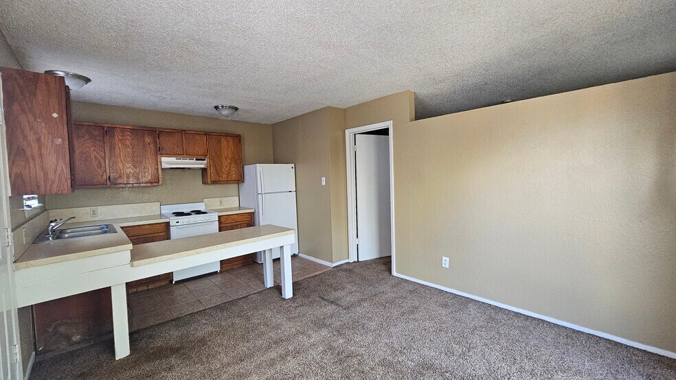 More Photos Of 200 N Jefferson St, Abilene Apartments For Sale