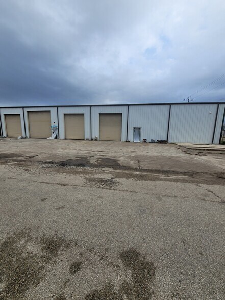 More Photos Of 102 S Avenue A, Freeport Manufacturing For Sale