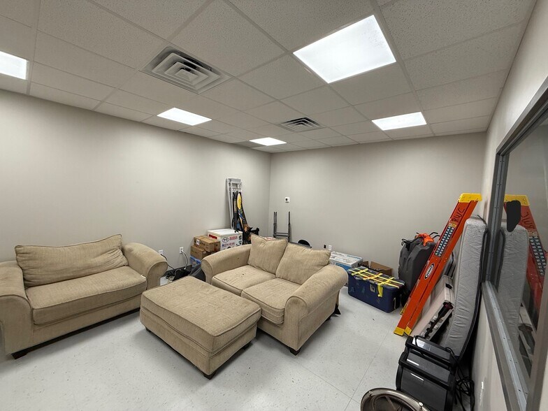 More Photos Of 658 Eyster Blvd, Rockledge Manufacturing For Sale