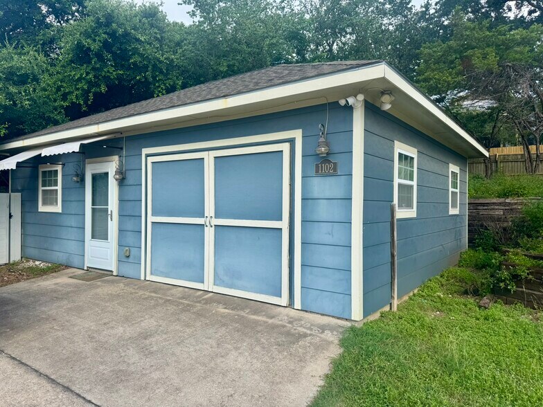 Primary Photo Of 1102 N Cuernavaca Dr, Austin Office For Sale